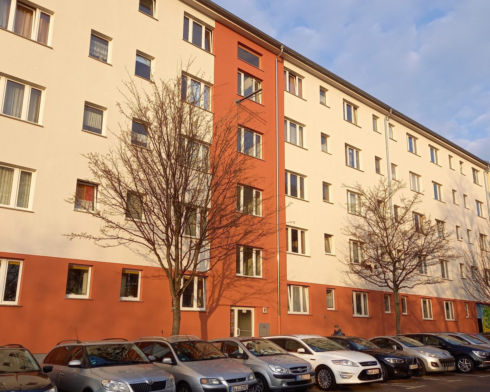 Abgebildet ist die Fassade der Hagenstraße 57.